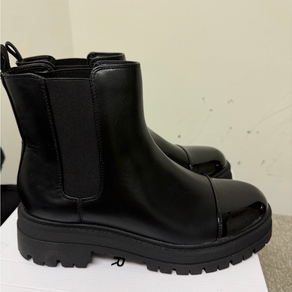 Black Leather Footwear - Picture 5 of 6